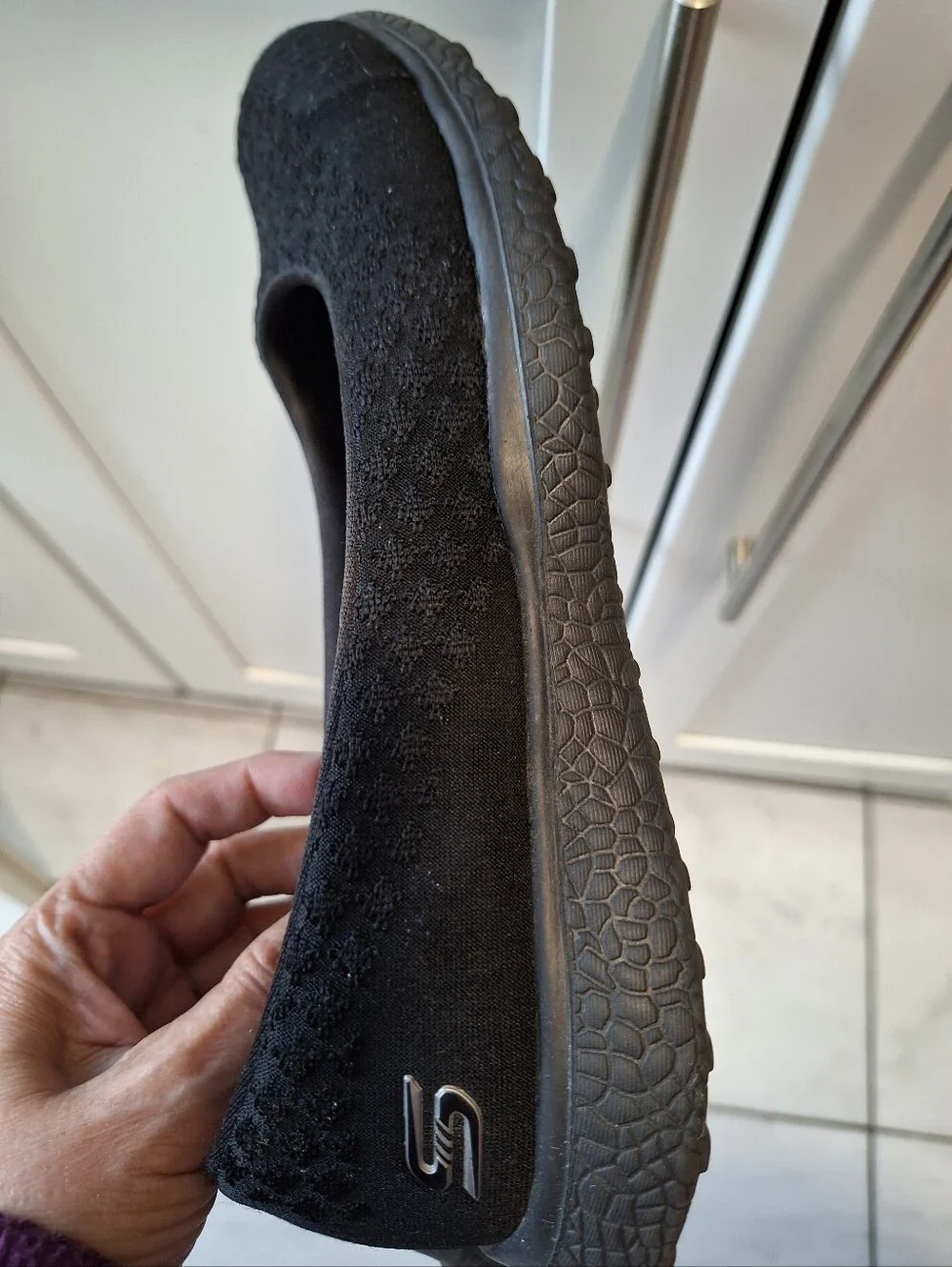 Sketchers Sz 7 Memory Foam Black Flat Slip-ons Sneakers